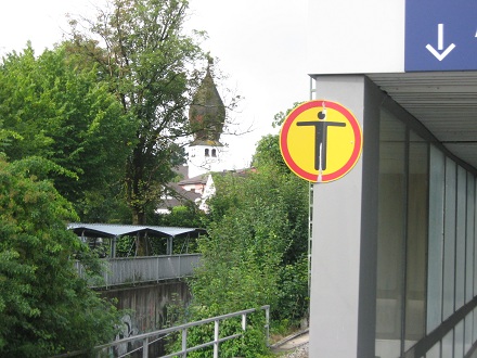 Bahnhof Weßling und Pfarrkirche